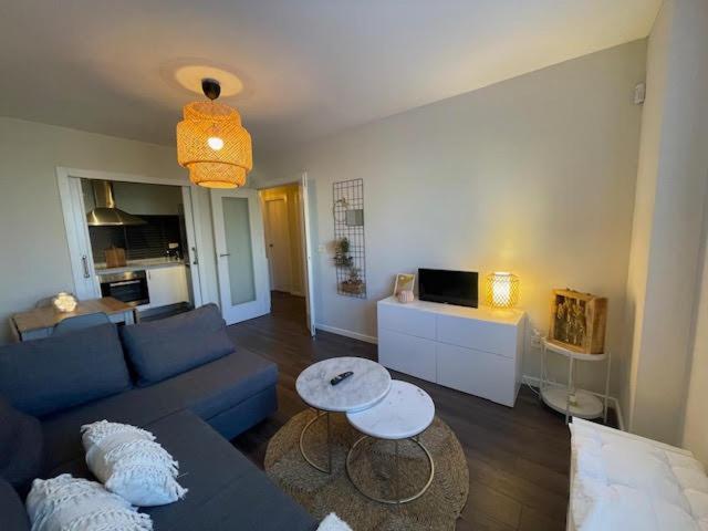 Apartamento A Un Paso De La Playa En Ares Con Piscina Y Parking Exterior photo